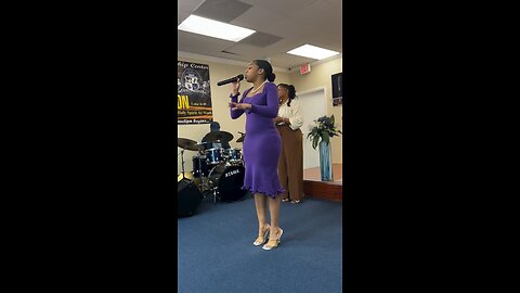 The reason why we sing - she has a a beautiful voice 💜🎤🎼🎶🎵