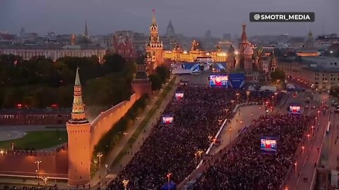 Tens of thousands of people celebrate the entry of new regions into Russia