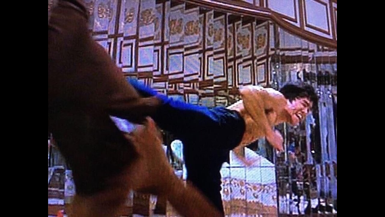 Cross kick Studio Films Bruce Lee Enter the Dragon