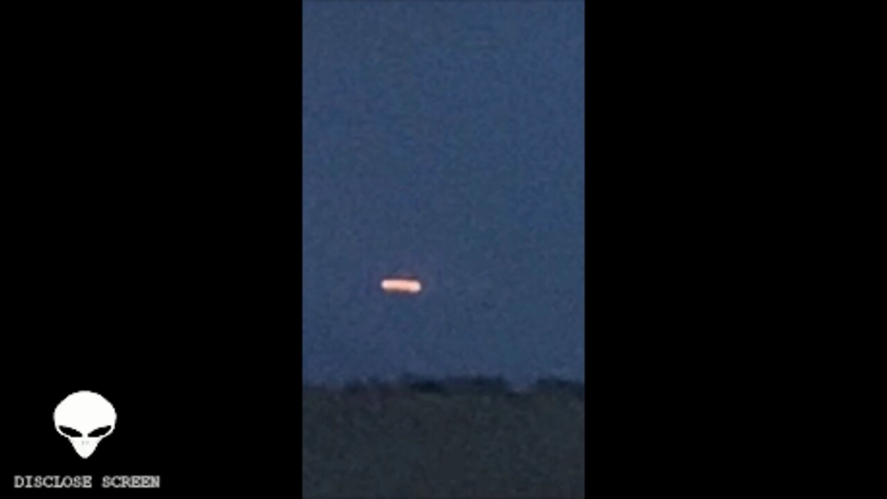 Giant brightly lit UFO over Stonehenge, Somerset.