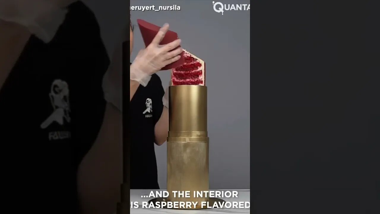 A Giant Lipstick Cake???