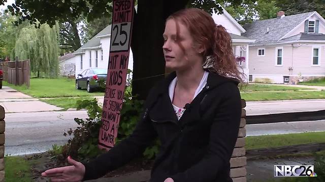 This Green Bay mom is fed up with cars speeding down her street