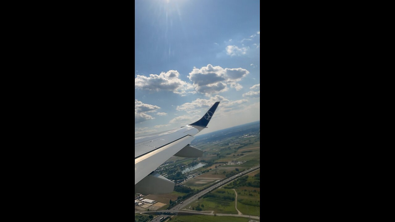 Watch This Epic Timelapse of LOT Airlines Taking Off from Warsaw—You Won't Believe the View!