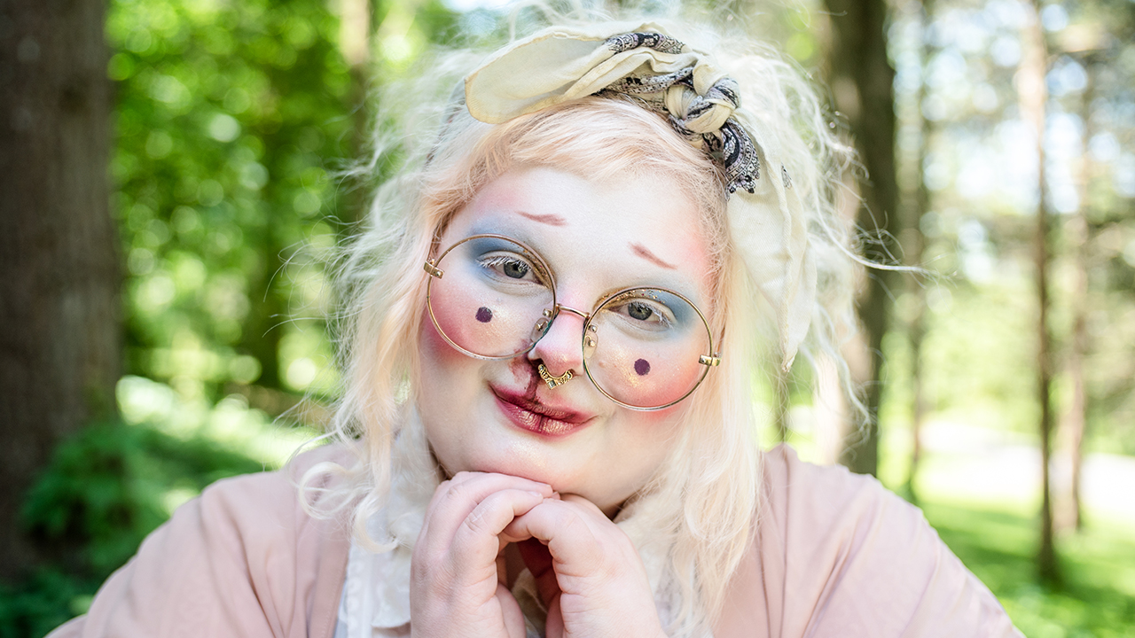 I’m Not ‘Too Fat’ To Be A Doll | HOOKED ON THE LOOK