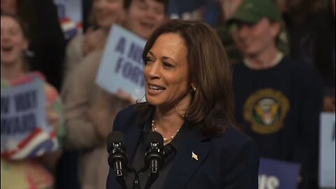 WRONG RALLY GO TO SMALLER ONE! Kamala mocks MAGA hecklers then takes care fainted attendee La Crosse