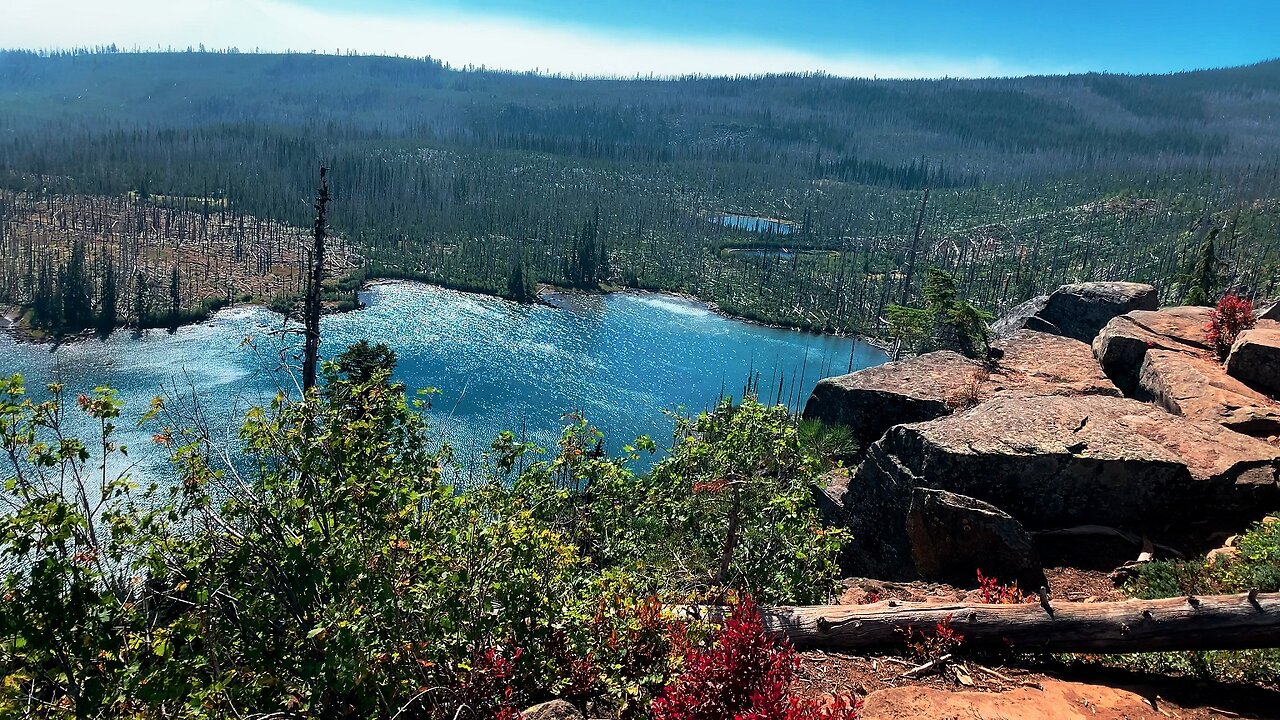 Approach to Pacific Crest Trail Overlook MONEYSHOT of Wasco Lake on Three Fingered Jack Loop! | 4K