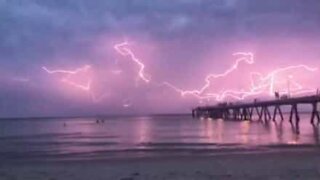 Un orage spectaculaire frappe l'Australie