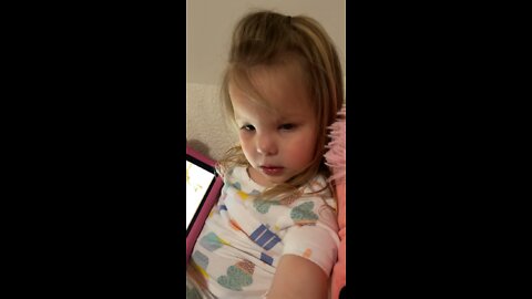 Does Evie have 8 or 10 toes?