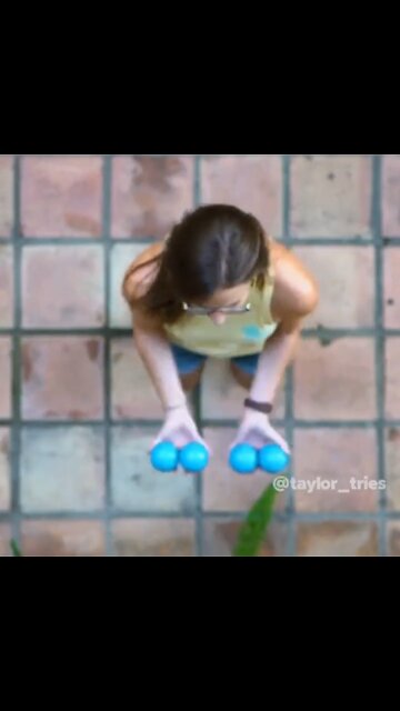 Watching the ball juggling from above