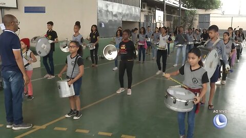 Escolas: Últimos preparativos para os desfiles de 7 de setembro, em Gov. Valadares.