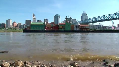 BB Riverboat barge in Newport