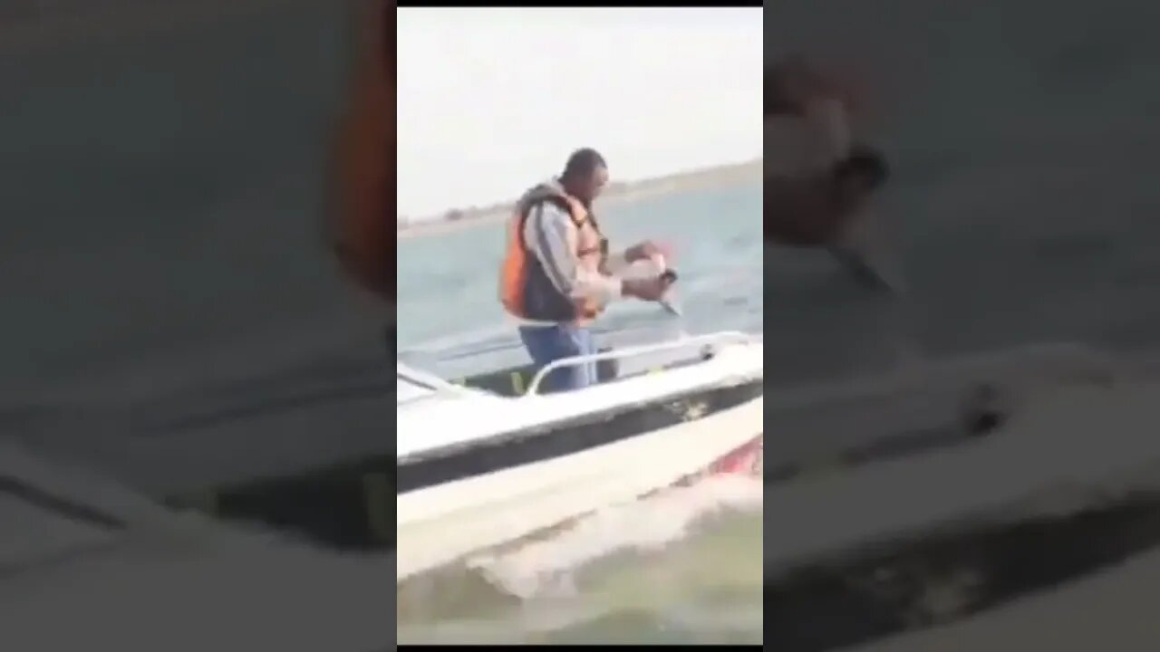 Y se marchó...