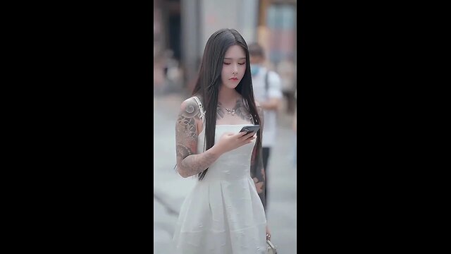 Chinese girl street style fashion #chinesefashion #shortsvideo