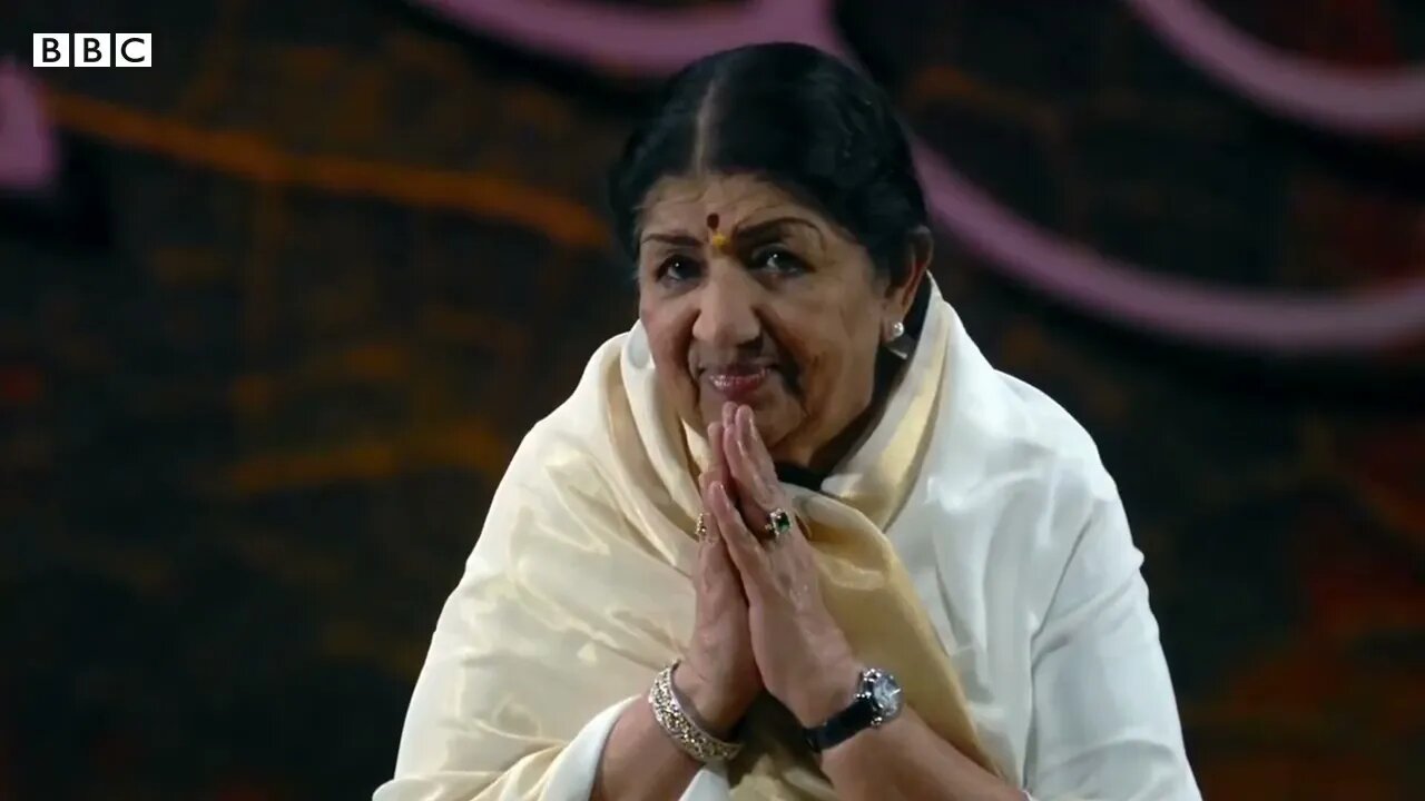 Beloved Indian singer Lata Mangeshkar dies at 92.