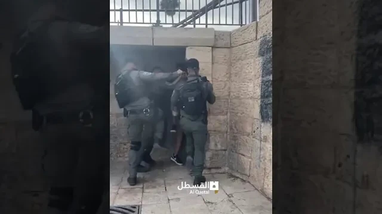 Palestinian teenager viciously attacked and beaten by Israeli occupation authorities