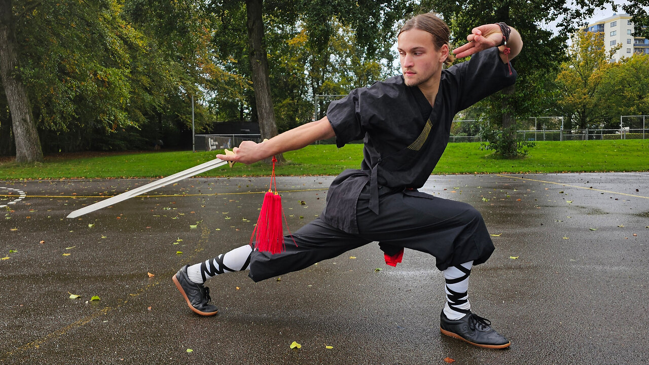 Learn the Shaolin Kungfu Jian Straight Sword Form - He Yong Gan Martial Arts