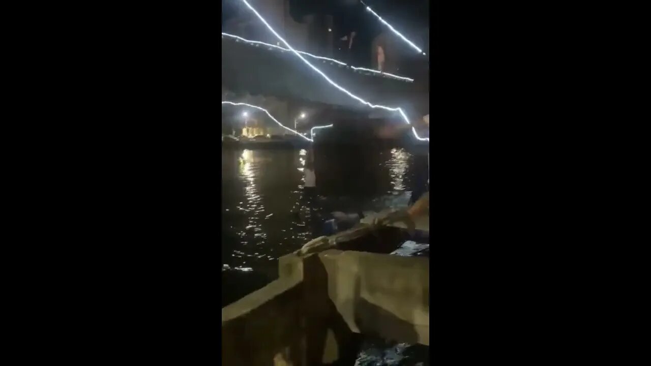 Ponte Pênsil desaba entre RS e SC