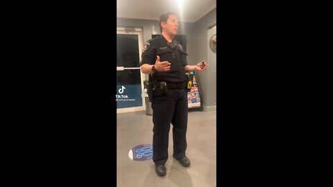 Cop pulls her gun Black WOMAN, even tho the “suspect” they were looking for was described as “MALE”