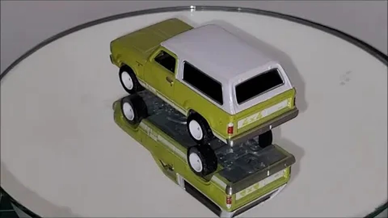 Premium Diecast Cars - Dodge Ramcharger 1977 - Greenlight 1:64