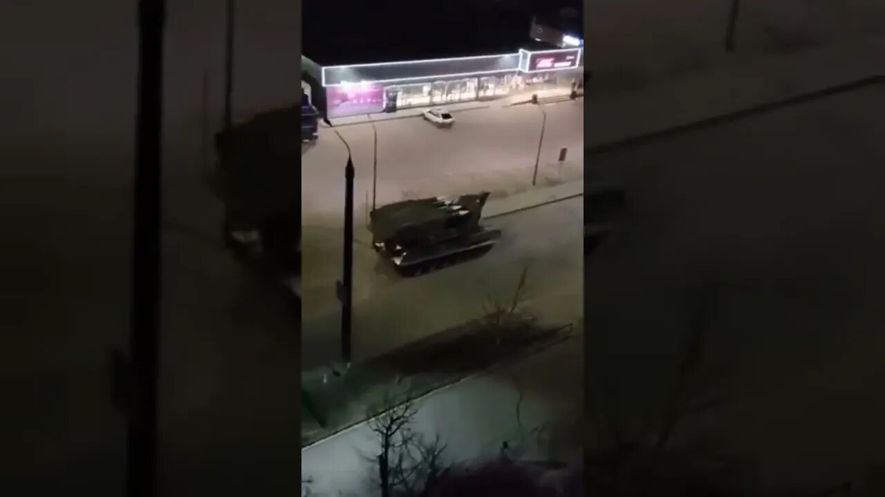 Ukraine War - Russian BUK move through Kherson