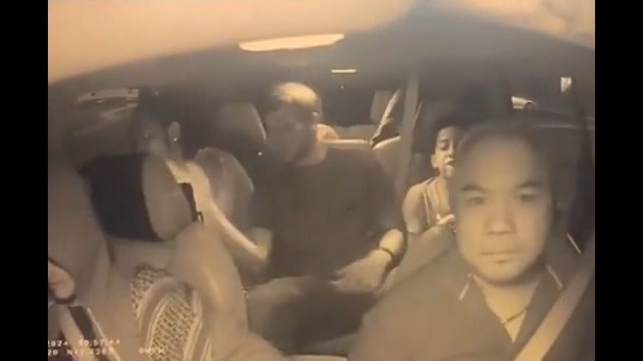 Uber Driver Handles 6 Punks Who Try To Skip The Fare And Assault Him