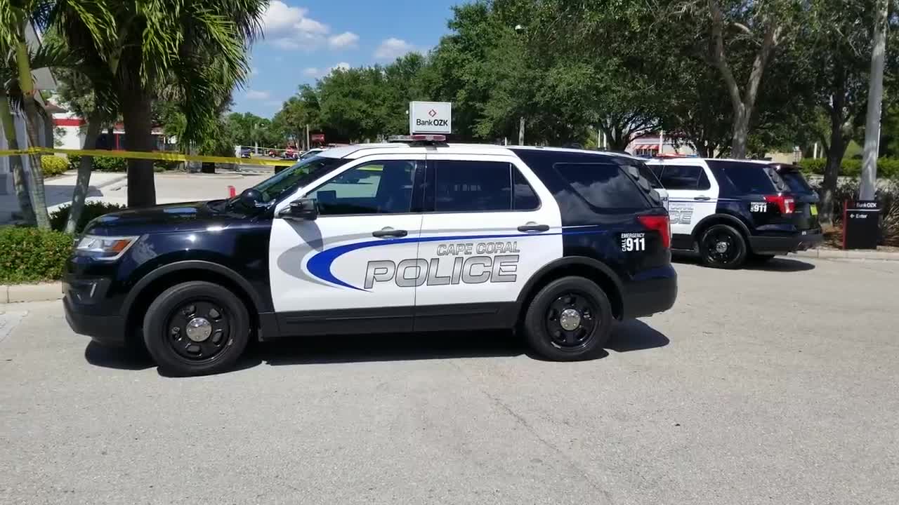 Robbery at the bank of OZK in Cape Coral