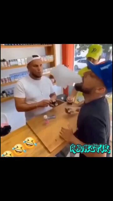 The strongest slap in the face you can see 😲🤣