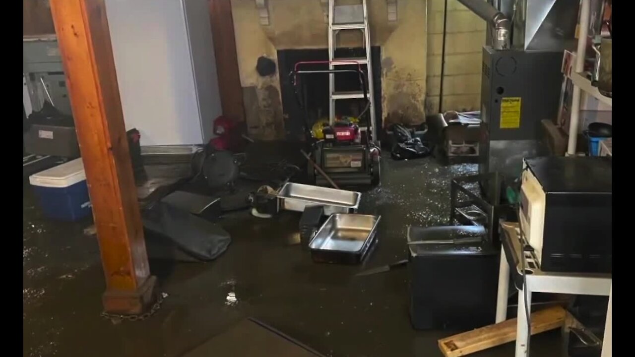 Flood victims still begging for help nearly one month later