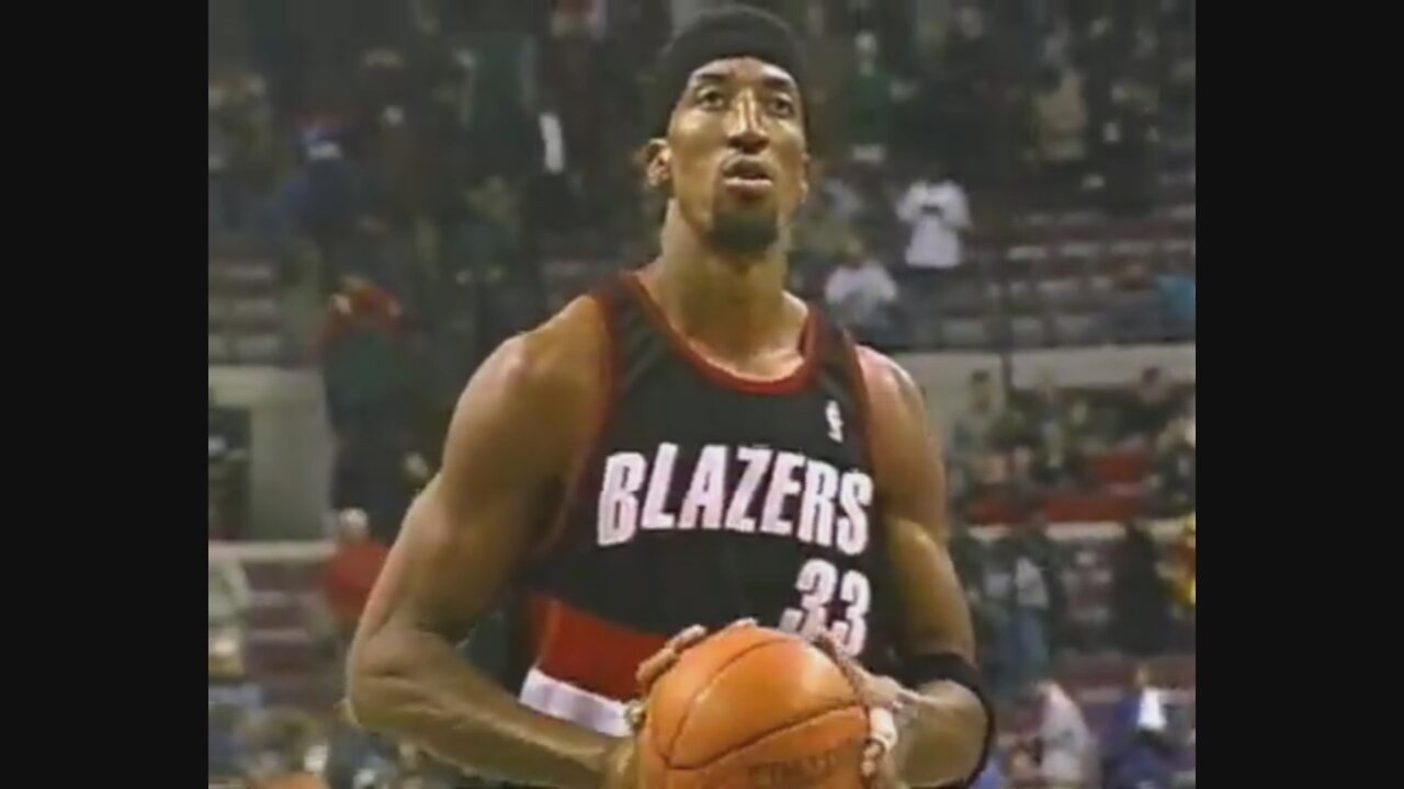 Scottie Pippen 18 Points 4 Ast @ Pistons, 1999-2000.