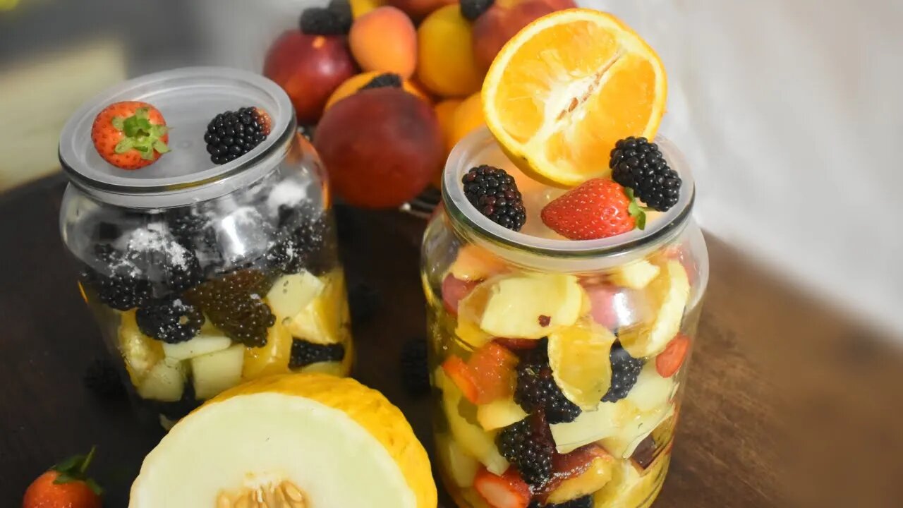 How to Make a Summer Fruit Salad that Stays Fresh in the Fridge for Weeks !