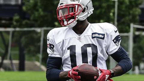 Josh Gordon arrives at Patriots practice