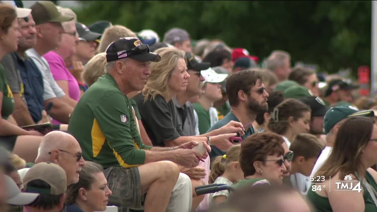 Packers fans embrace training camp