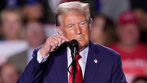 Trump's Mic Goes Silent for 20 Minutes at Detroit Rally