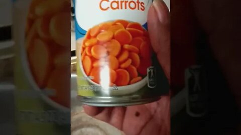 PUTT THE CARROTS IN THE POT