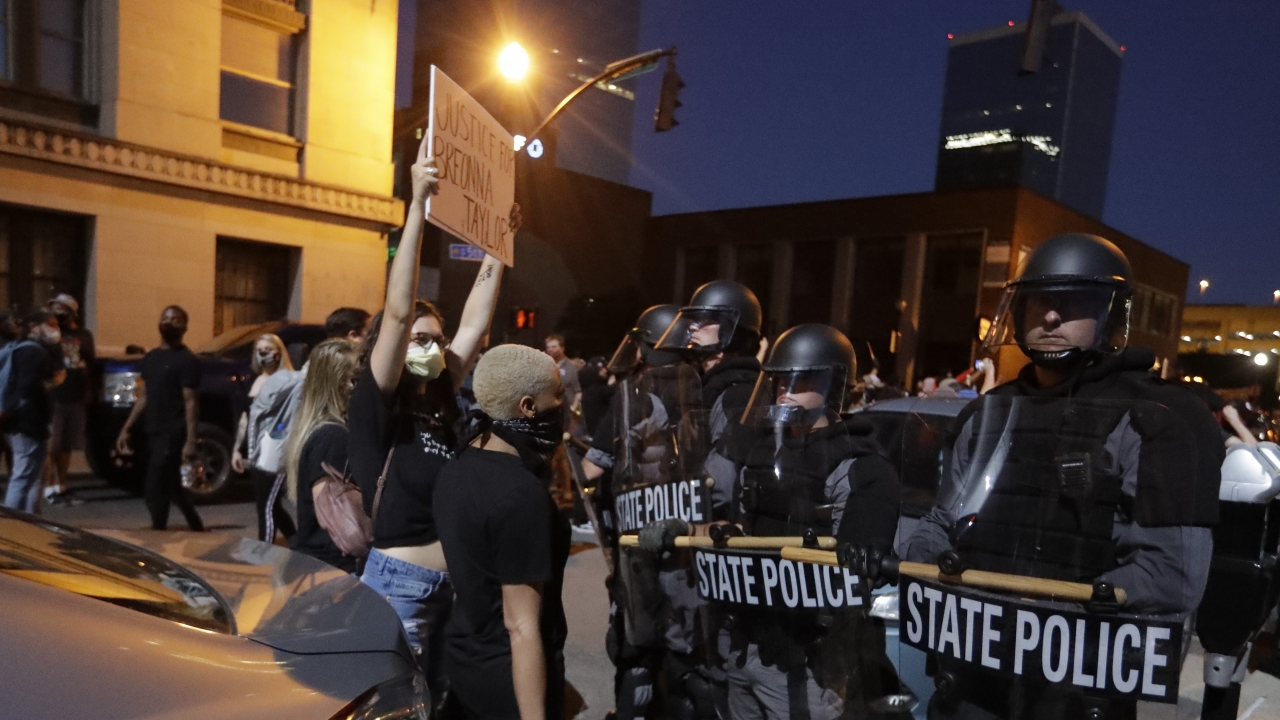 One Dead in Louisville After Police "Return Fire" on Demonstrators