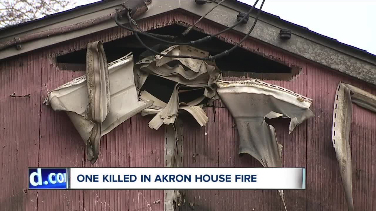 Akron house fire leaves 1 person dead, 2 others injured