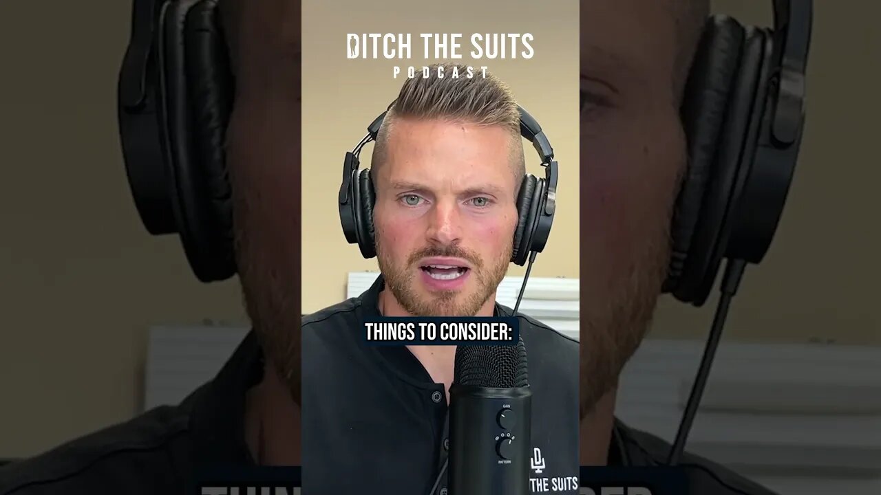 🙋🏼‍♂️Financial advisor? 4 questions to hold them accountable. #money #podcast #finance