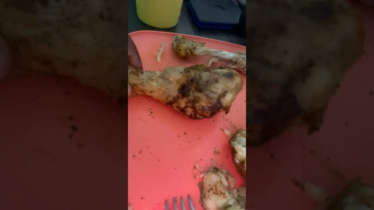 COOKED CHICKEN STILL GOT A HEART BEAT 😮