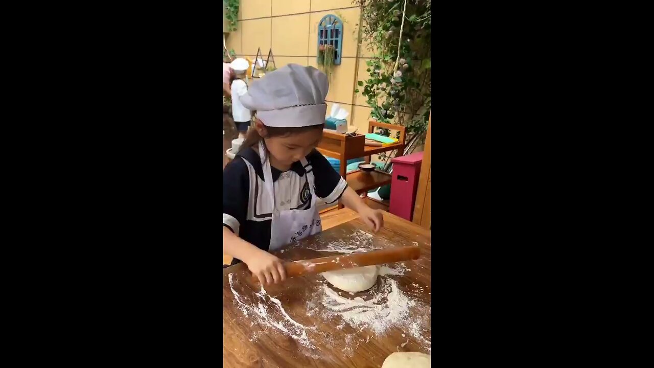 Chinese kindergarten students are learning to cook, turning playtime into a culinary adventure!