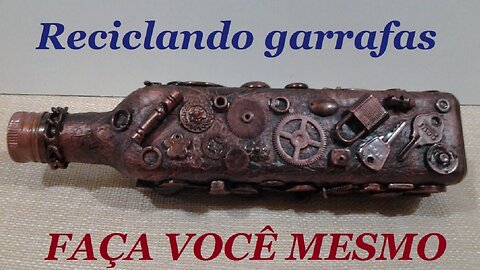 RECICLANDO GARRAFAS DE VIDRO - GARRAFA DECORADA COM PEÇAS DE METAL E PLÁSTICO @lucibuzo ​