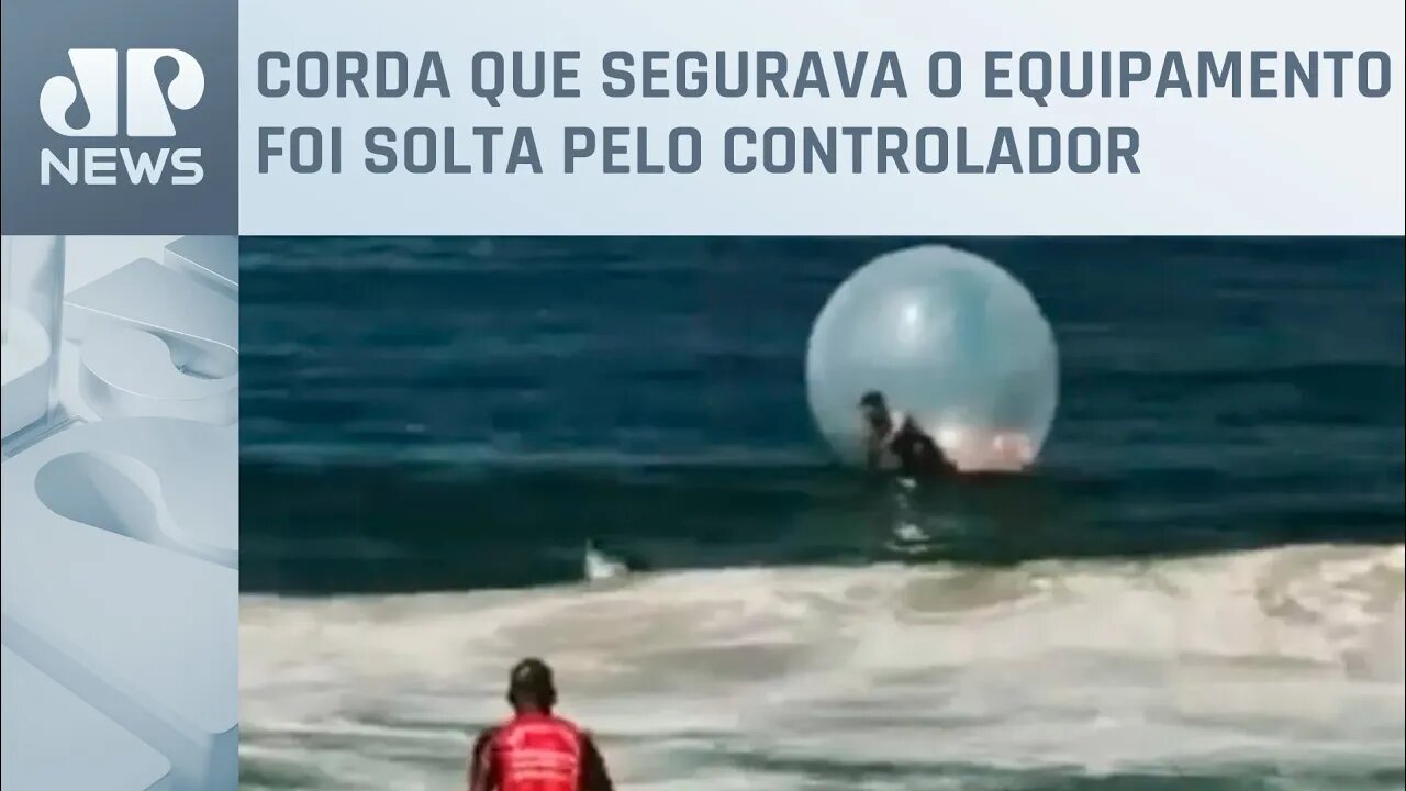 Bombeiros salvam casal à deriva dentro de bolha inflável em praia do RJ