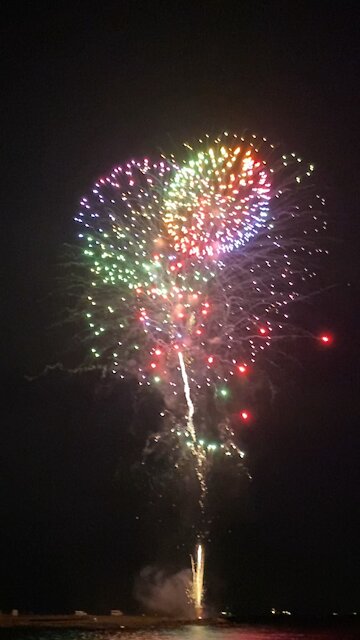 Yokosuka Fireworks by Yabanjin