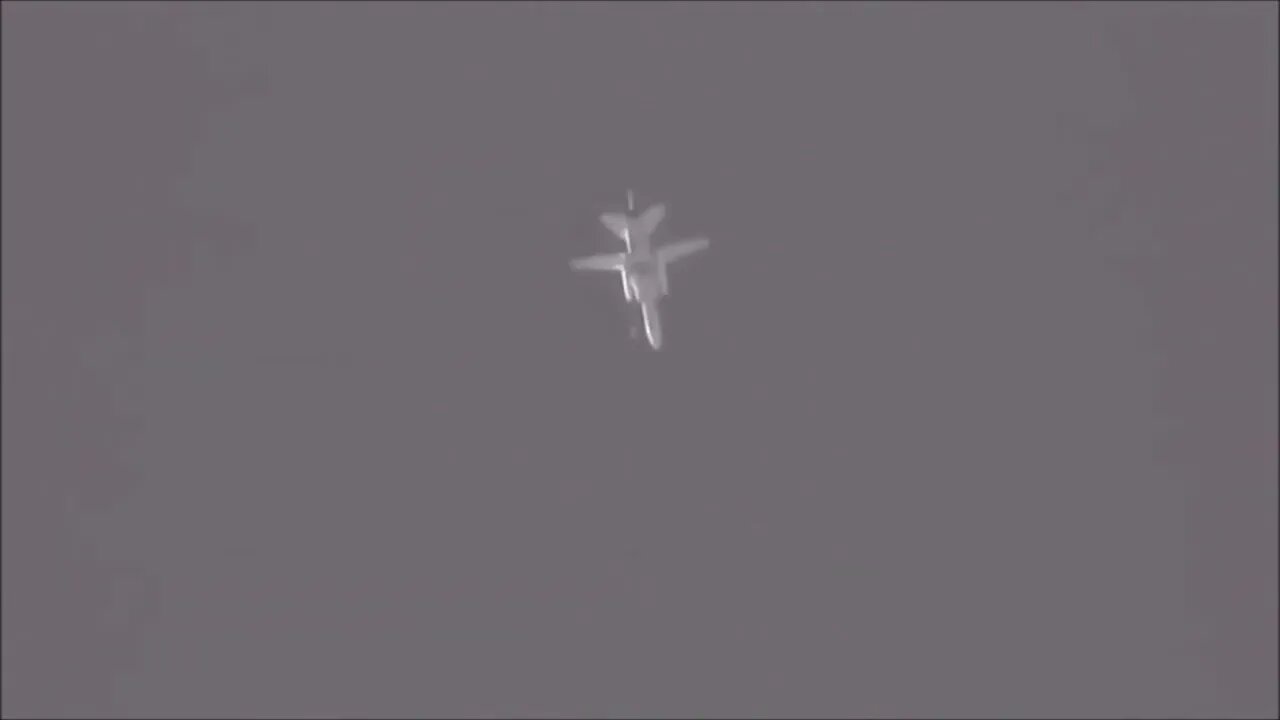 Russian Su 24 Jet flying around Donbass