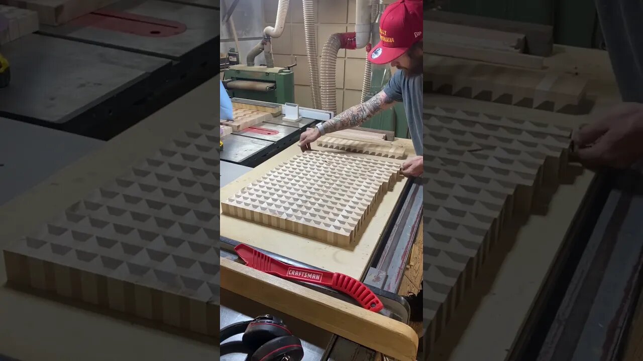 Amazing wooden design #shorts #woodworking #trending #subscribe #shortvideo #reels #cuttingboards