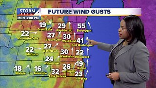 Sunshine and 60s to wrap up the weekend