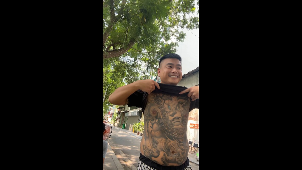 Young Man Tatoo Dragon All Over Body For Mythical Power !