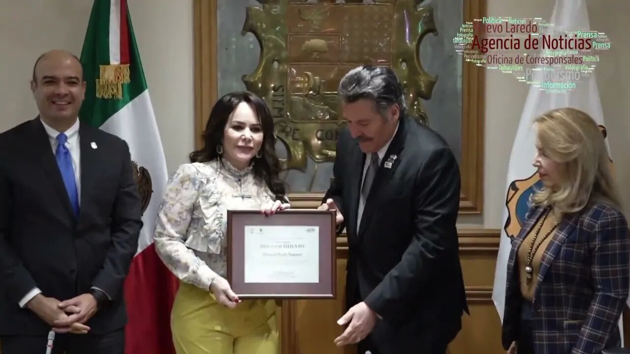 ENTREGA GOBIERNO MUNICIPAL RECONOCIMIENTO AL MAYOR PETE SAENZ