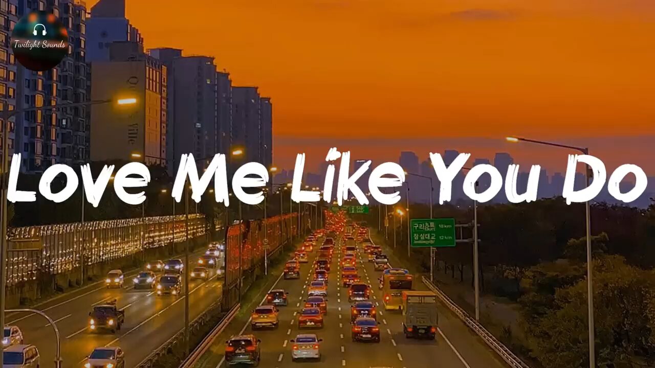 Ellie Goulding - Love Me Like you do (Lyrics )