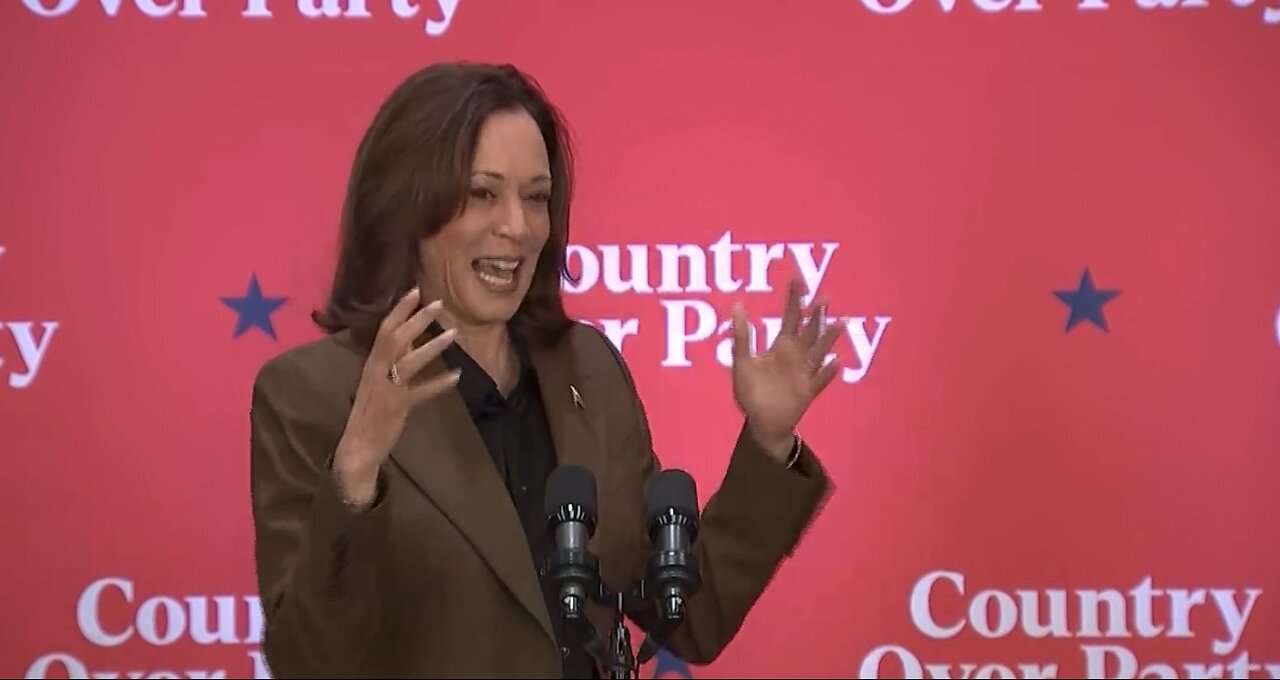 NO TELEPROMPTER! Animated Kamala recalls John McCain predicting her GREAT SENATOR -Scottsdale AZ rally