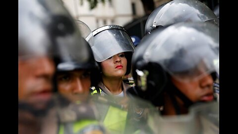 Badge Swap: Venezuelan Cops Join Protests After Maduro's "Win"